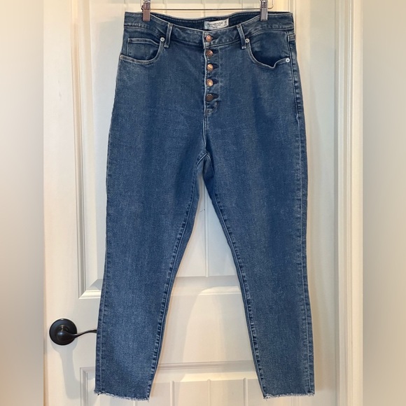 Abercrombie & Fitch Super Skinny Ankle High Rise Jeans Size 32 - Picture 2 of 7